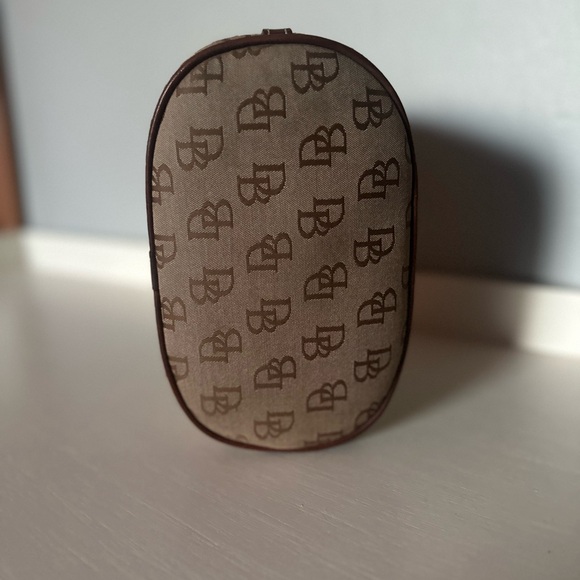 Dooney and Bourke shoulder bag - Picture 4 of 14